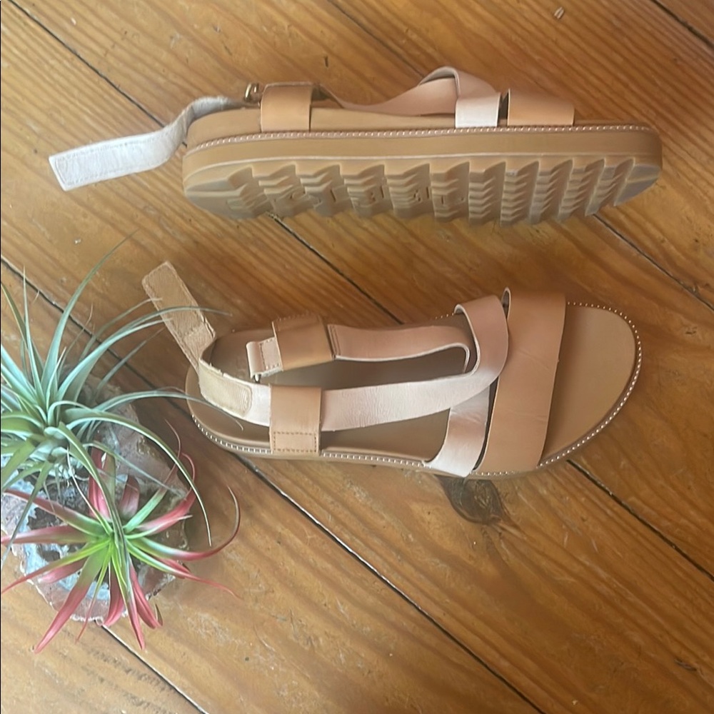 Women's Tan Sandals Sorels